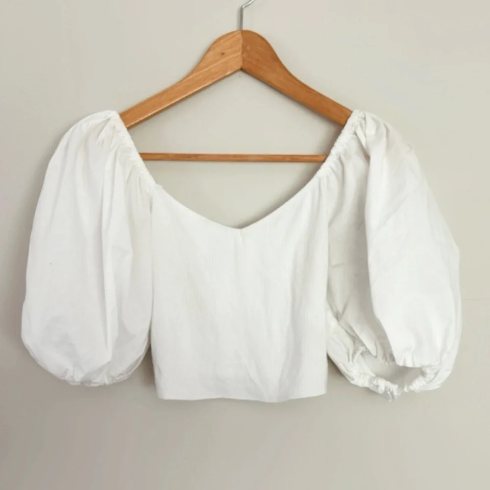 Abercrombie & Fitch White Puff Sleeve Crop Blouse